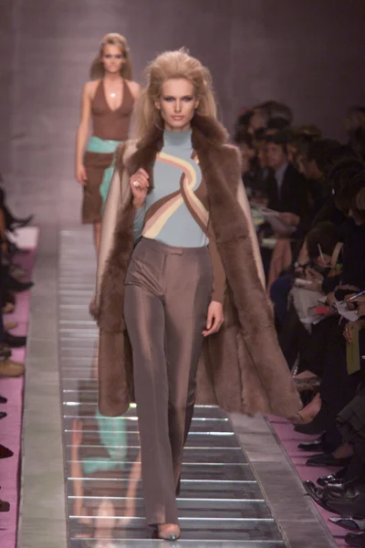 Look 17